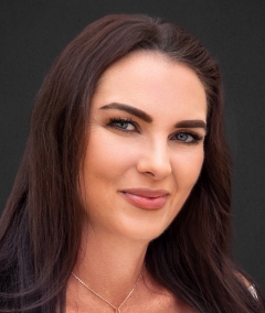 Tarotkartenlegerin Dara